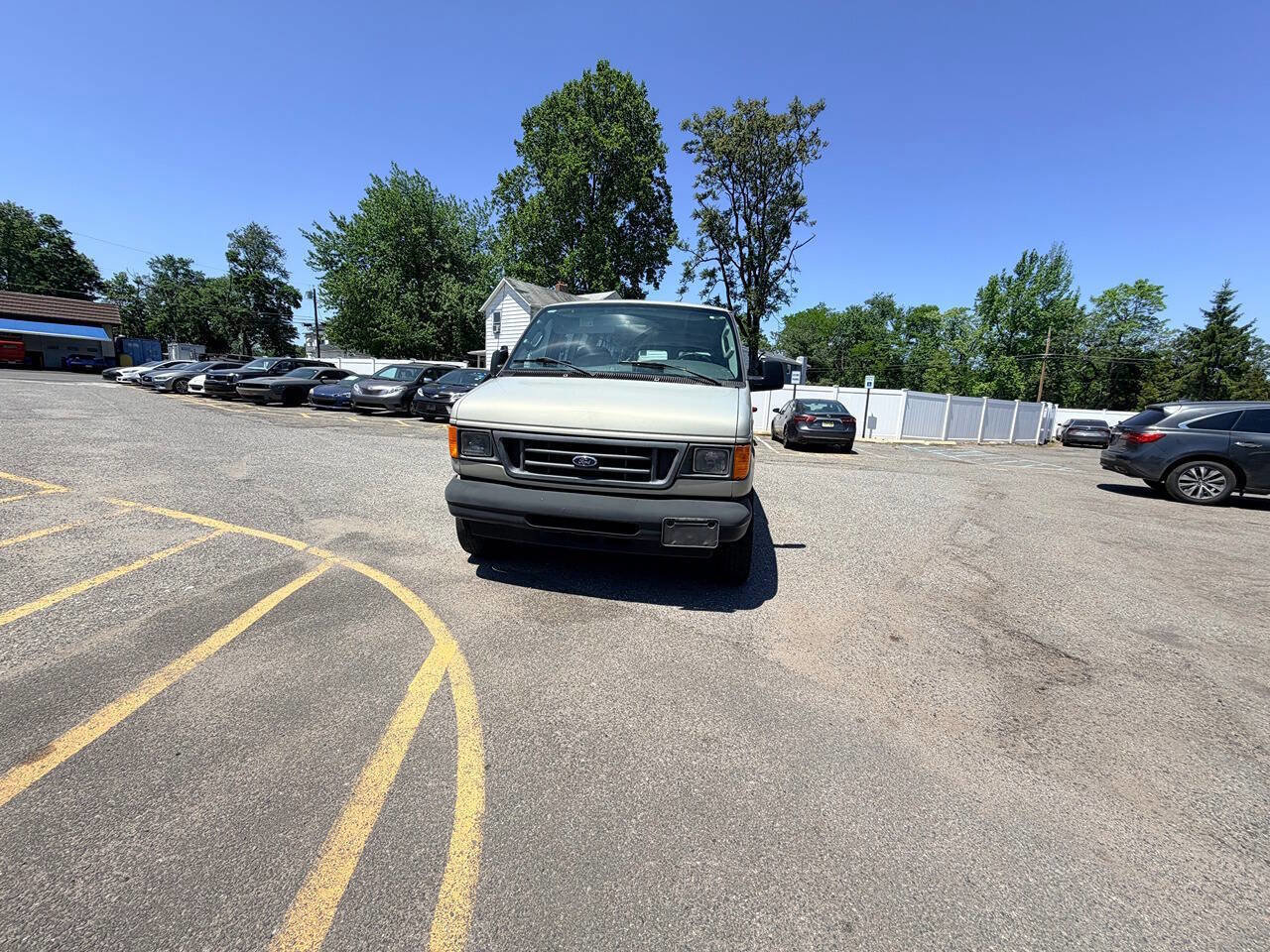 Used 2006 Ford E-350 and Econoline 350 XL RWD image 3