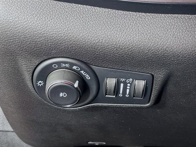 Used 2022 Jeep Compass Latitude FWD image 11