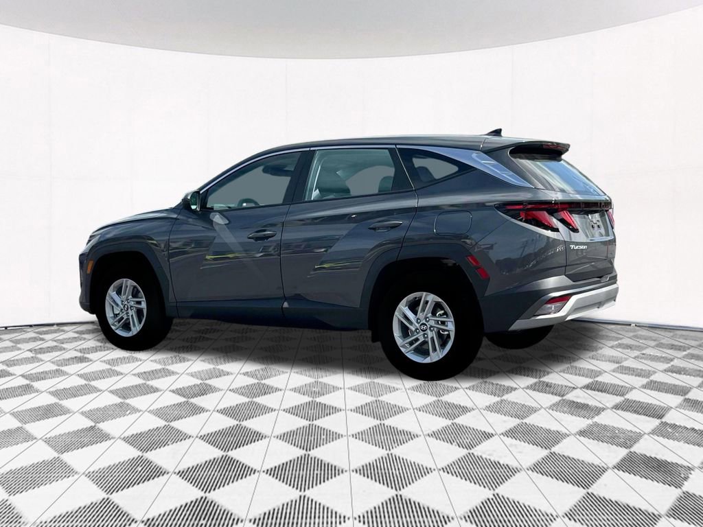 New 2025 Hyundai Tucson SE image 7