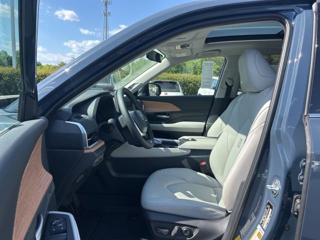 Used 2026 Toyota Grand Highlander FWD image 17