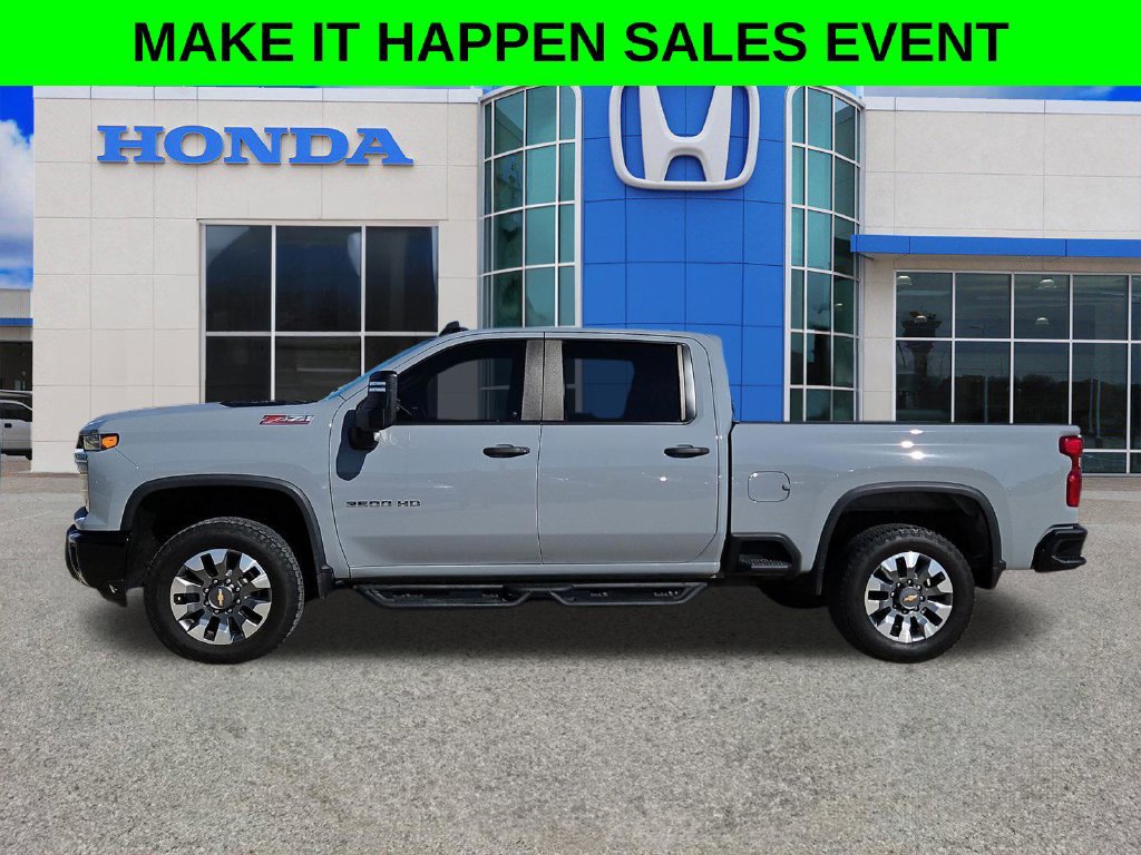 Used 2025 Chevrolet Silverado 2500 Custom w/ Custom Value Package AWD/4WD image 6