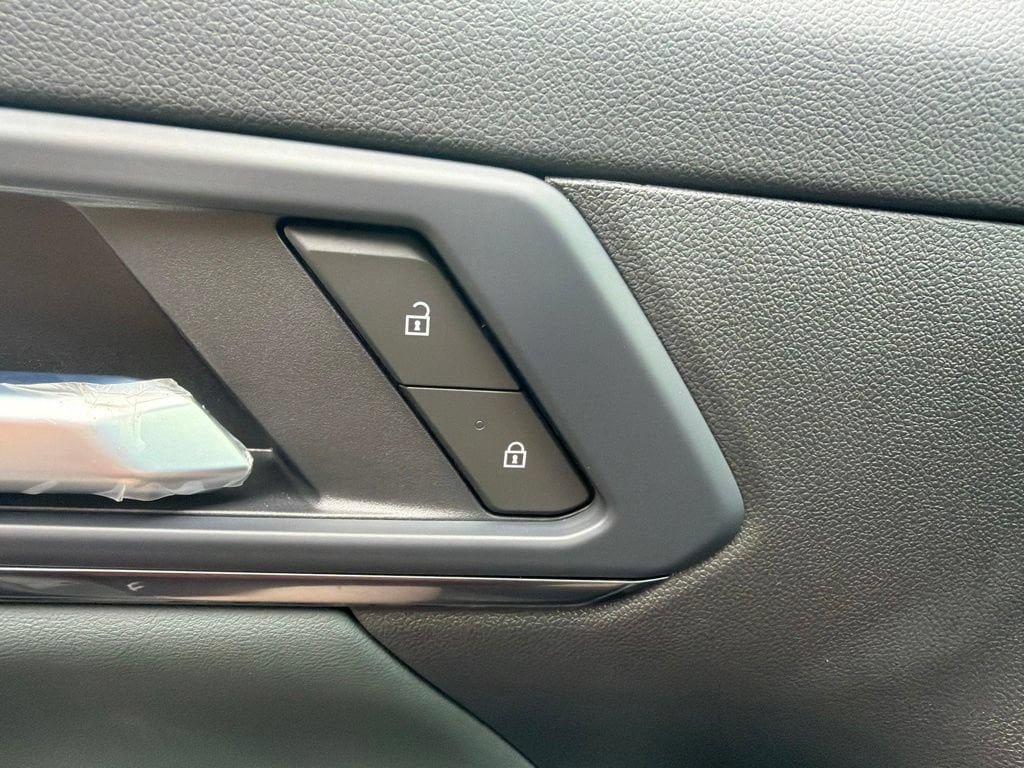 New 2026 GMC Terrain AT4 w/ Technology Package II AWD/4WD image 12