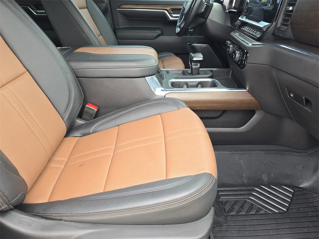 Used 2024 Chevrolet Silverado 1500 High Country w/ Technology Package image 10