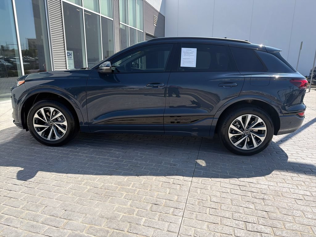 Used 2025 Audi Q6 e-tron Premium w/ Convenience Package AWD/4WD image 2