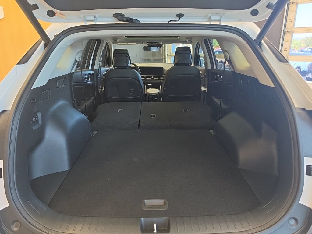 Certified 2026 Kia Sportage EX w/ EX Panorama Roof Package AWD/4WD image 49