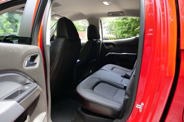 Used 2015 Chevrolet Colorado Z71 AWD/4WD image 15
