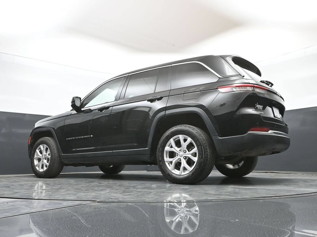 Used 2023 Jeep Grand Cherokee Limited AWD/4WD image 47