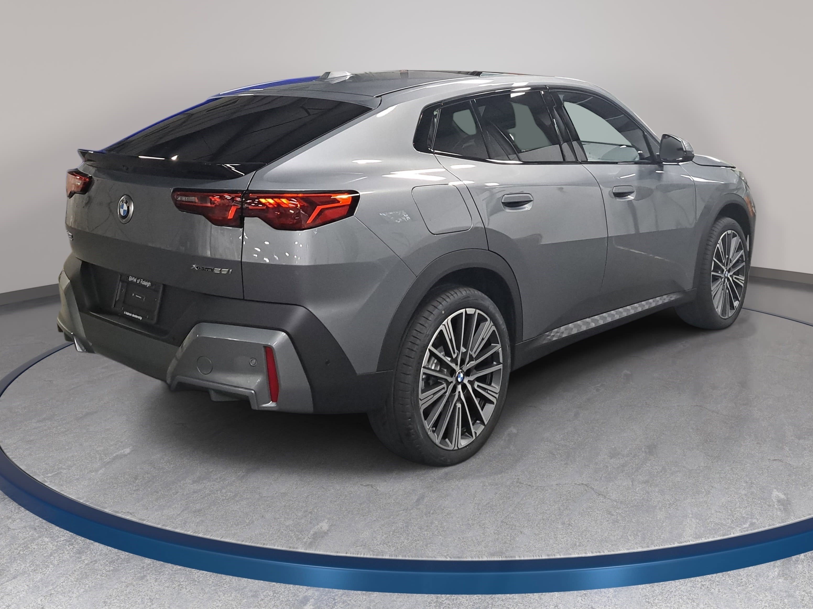 New 2026 BMW X2 xDrive28i w/ Technology Package AWD/4WD image 5
