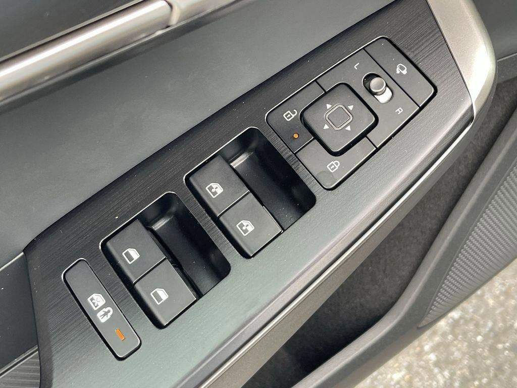 New 2025 Kia EV6 Wind image 13