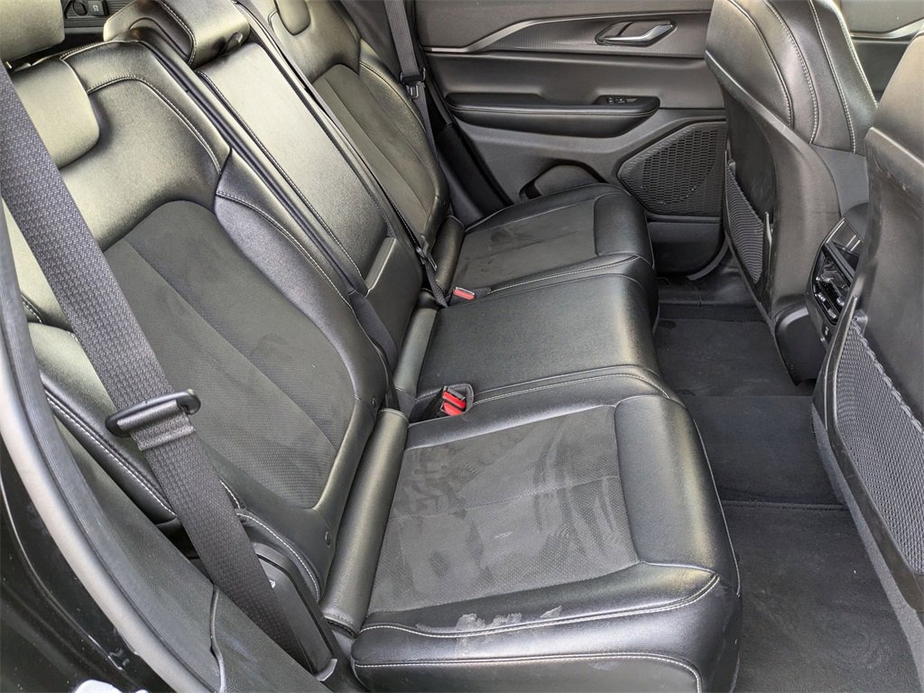 Used 2024 Jeep Grand Cherokee Altitude image 36