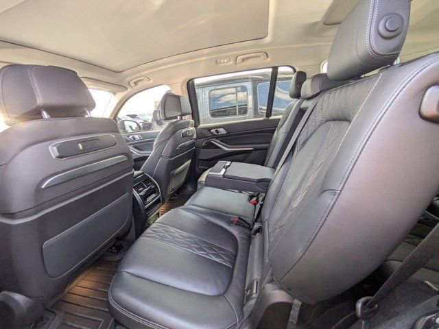 Used 2023 BMW X7 xDrive40i AWD/4WD image 10