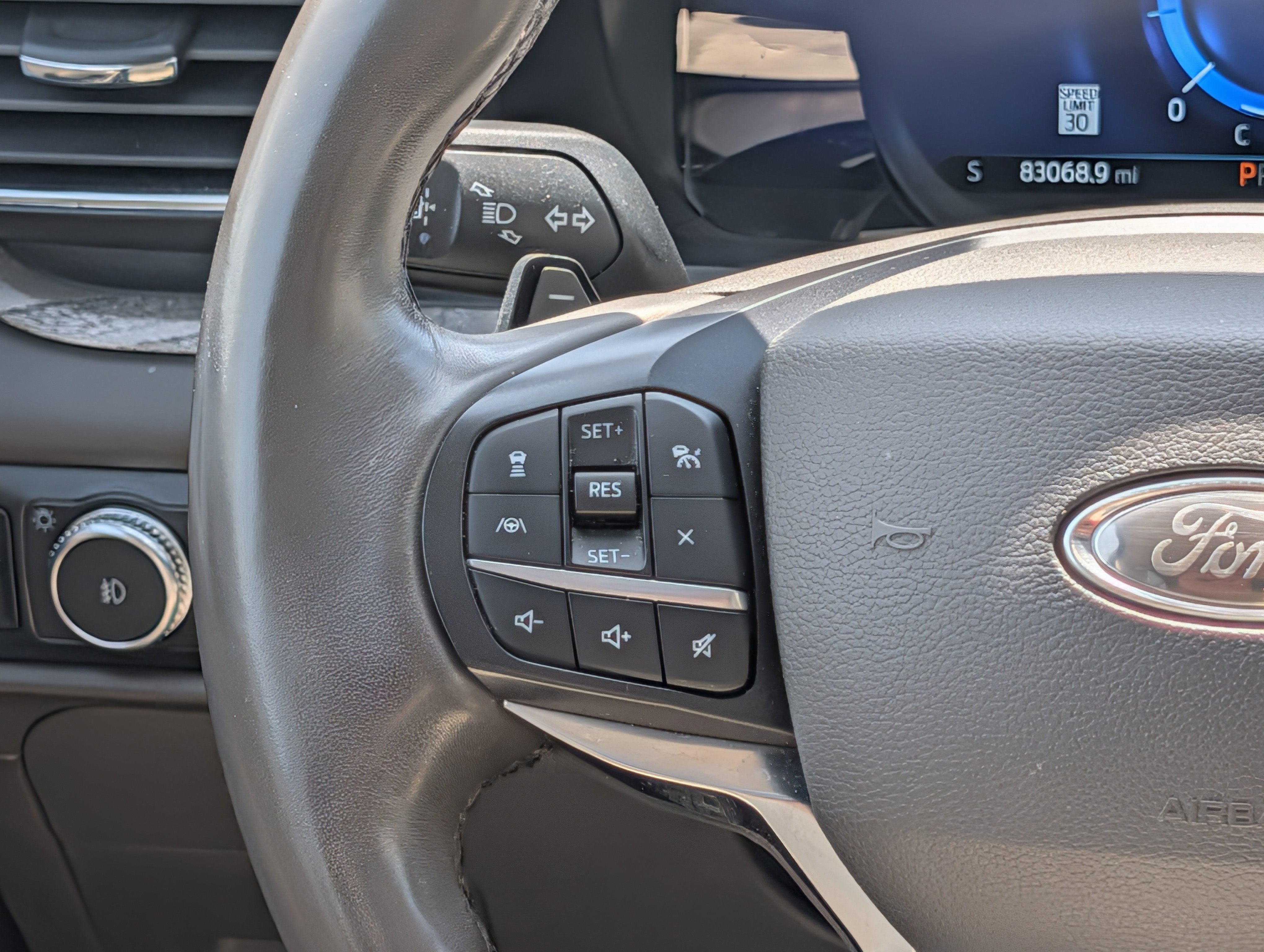 Used 2020 Ford Explorer Platinum w/ Premium Technology Package AWD/4WD image 22