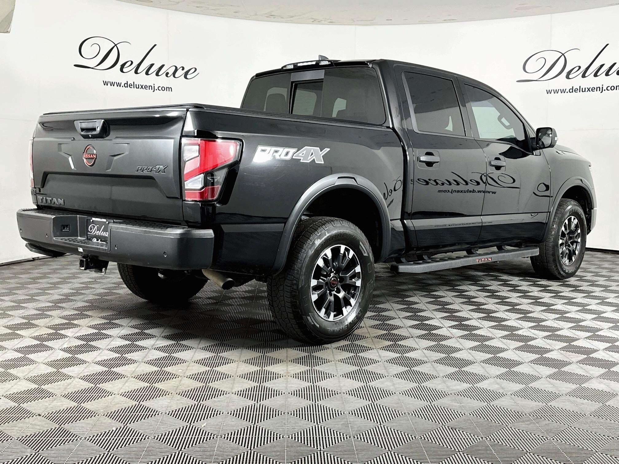 Used 2023 Nissan Titan PRO-4X w/ Pro-4x Convenience Package AWD/4WD image 6