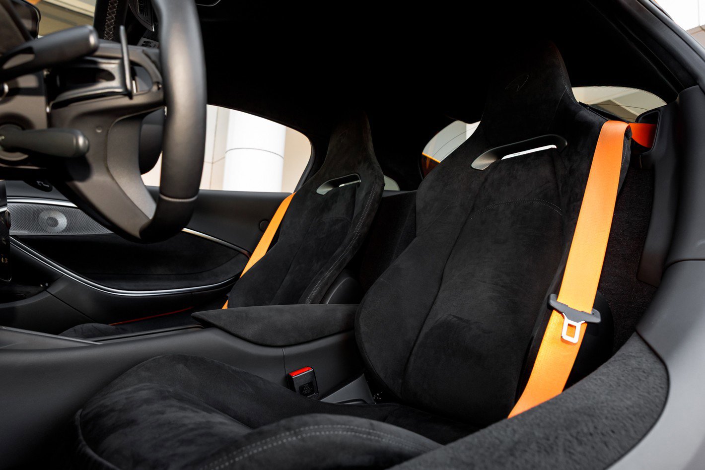 Used 2025 McLaren Artura image 36