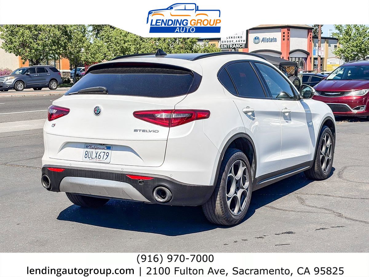 Used 2018 Alfa Romeo Stelvio Ti Sport AWD/4WD image 4