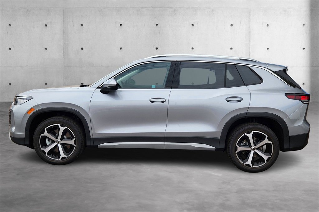 New 2025 Volkswagen Tiguan SE image 23