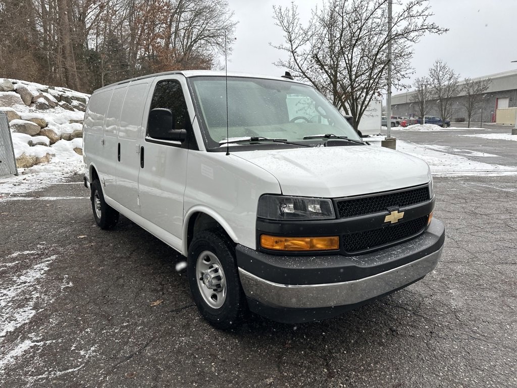 Used 2021 Chevrolet Express 2500 w/ Driver Convenience Package image 7