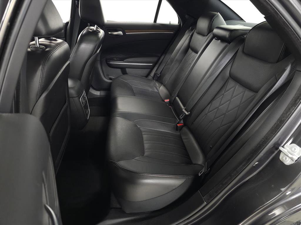 Used 2016 Chrysler 300 C Platinum w/ Safetytec Plus Group image 29