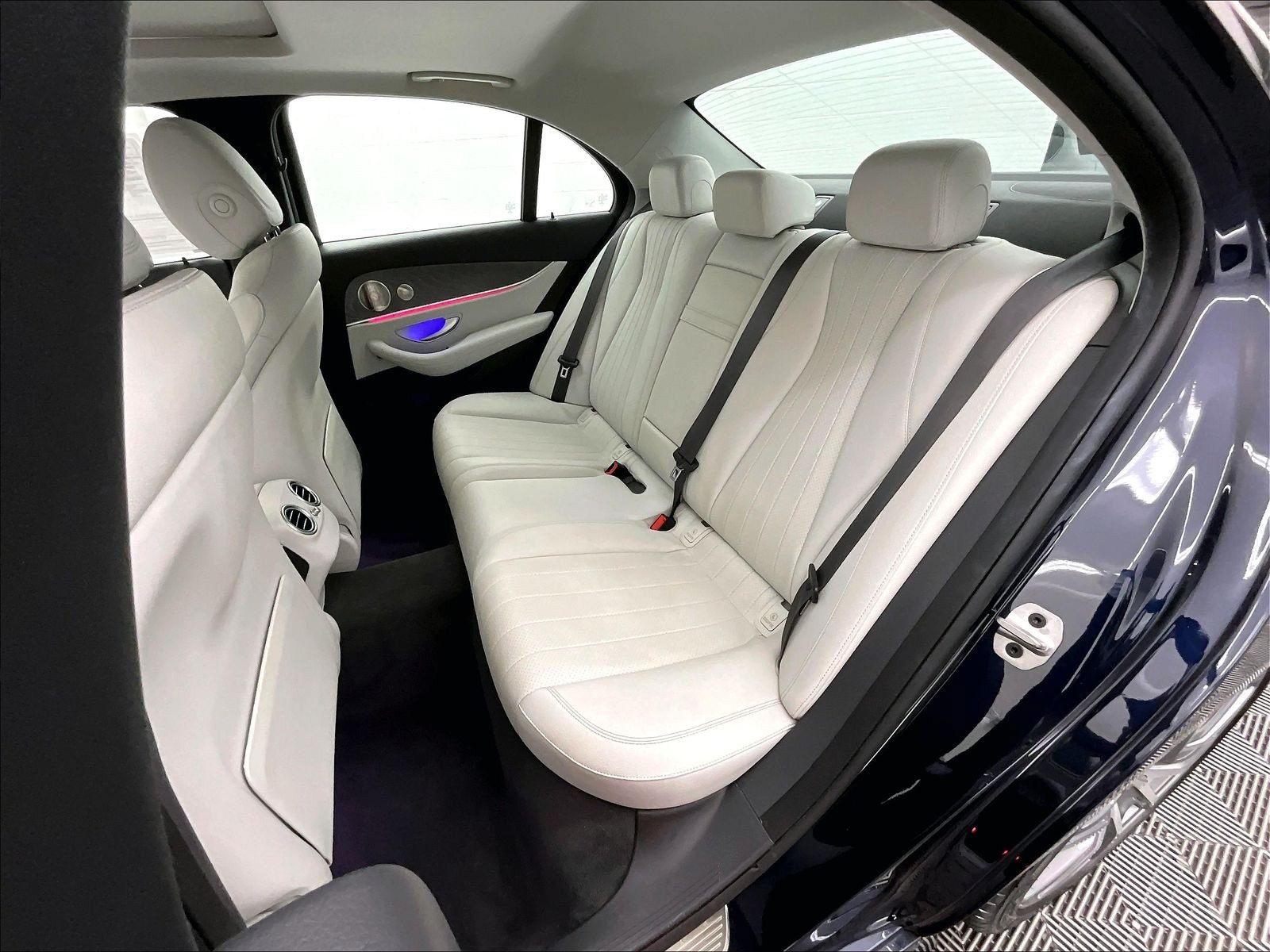Used 2022 Mercedes-Benz E 350 Sedan image 18