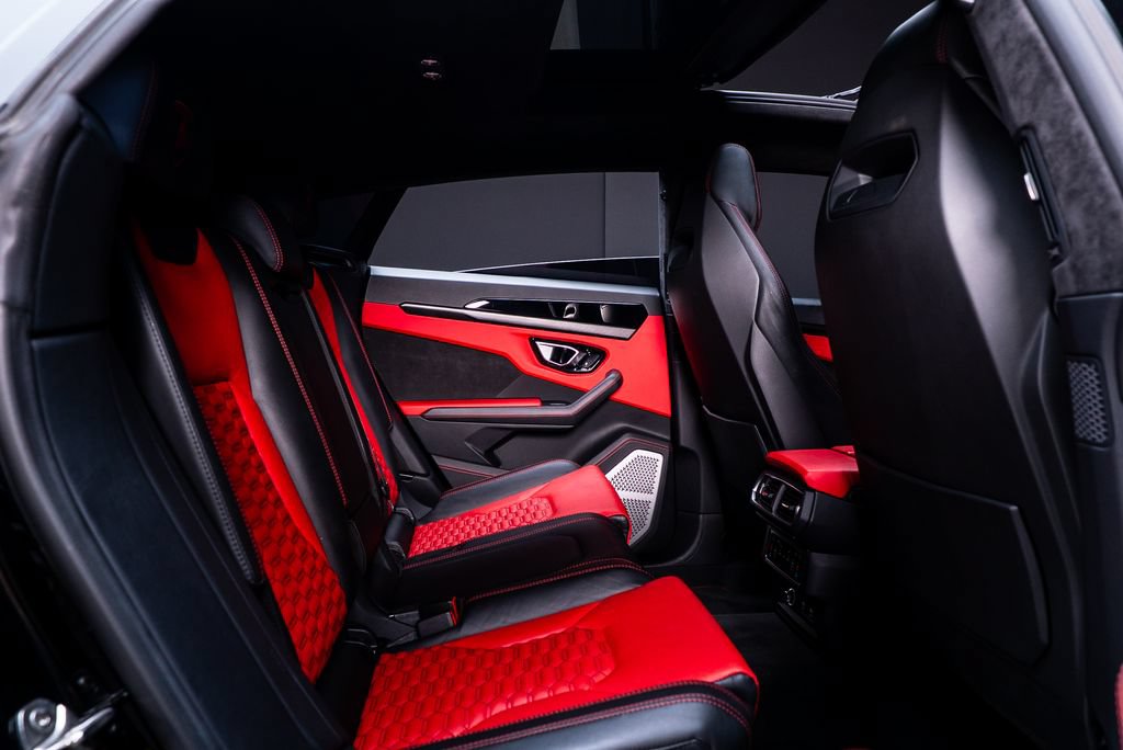 Used 2022 Lamborghini Urus AWD/4WD image 45