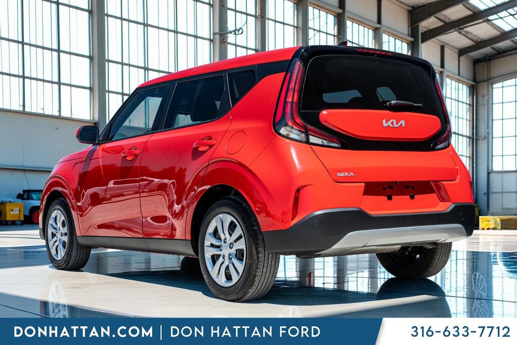 Used 2025 Kia Soul LX FWD image 31