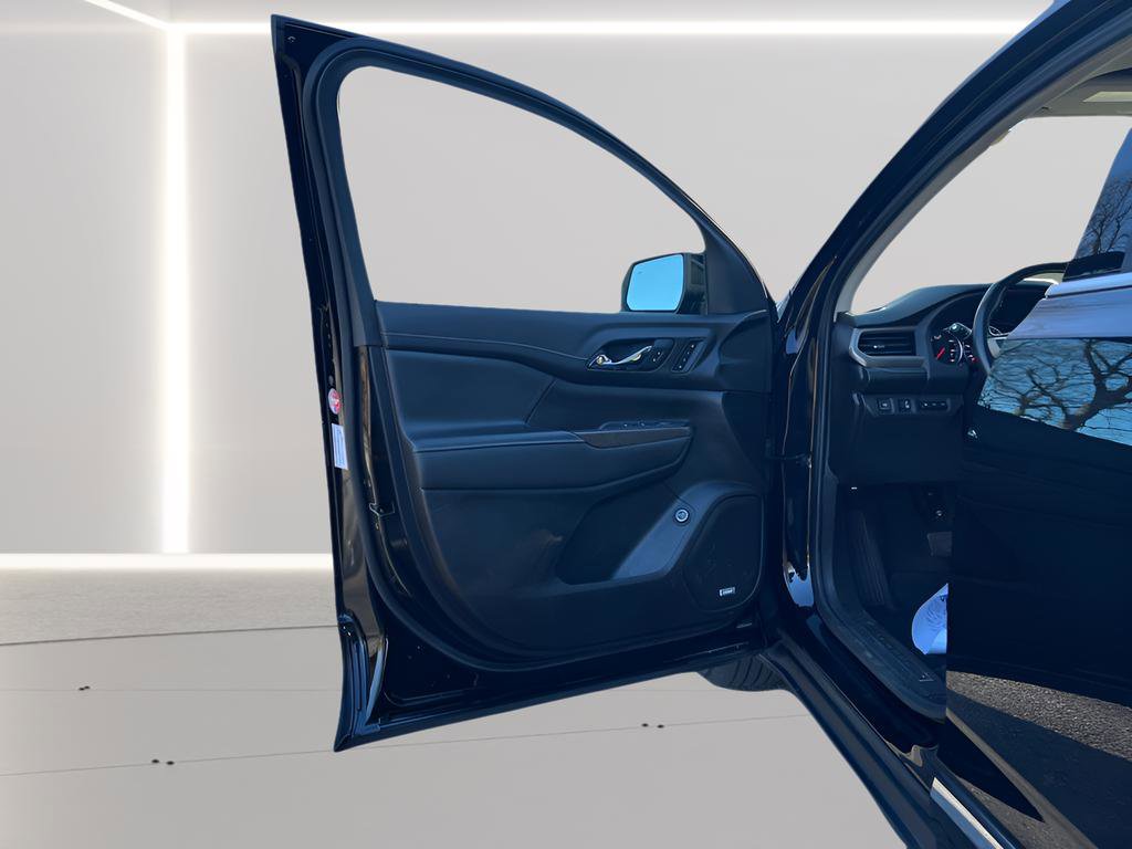 Used 2022 GMC Acadia Denali w/ Denali Ultimate Package image 18