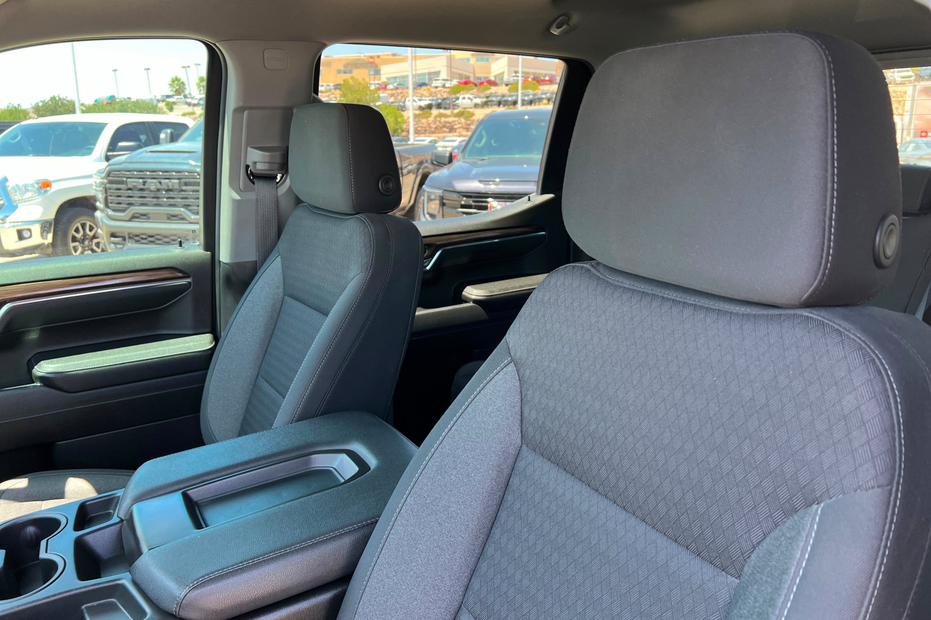 Used 2023 Chevrolet Silverado 1500 LT w/ Convenience Package II AWD/4WD image 17