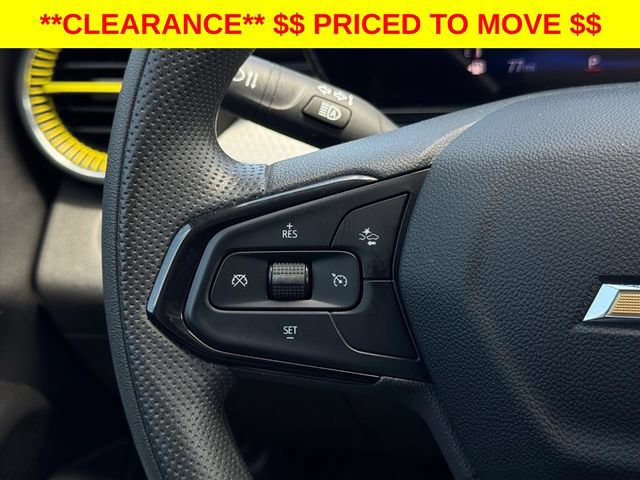 Used 2025 Chevrolet Trax LT FWD image 24