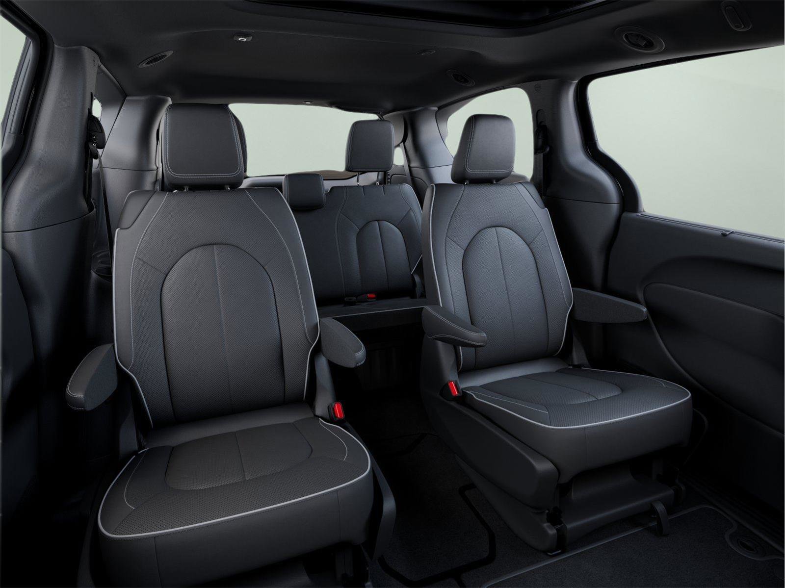 New 2026 Chrysler Pacifica Limited AWD/4WD image 10