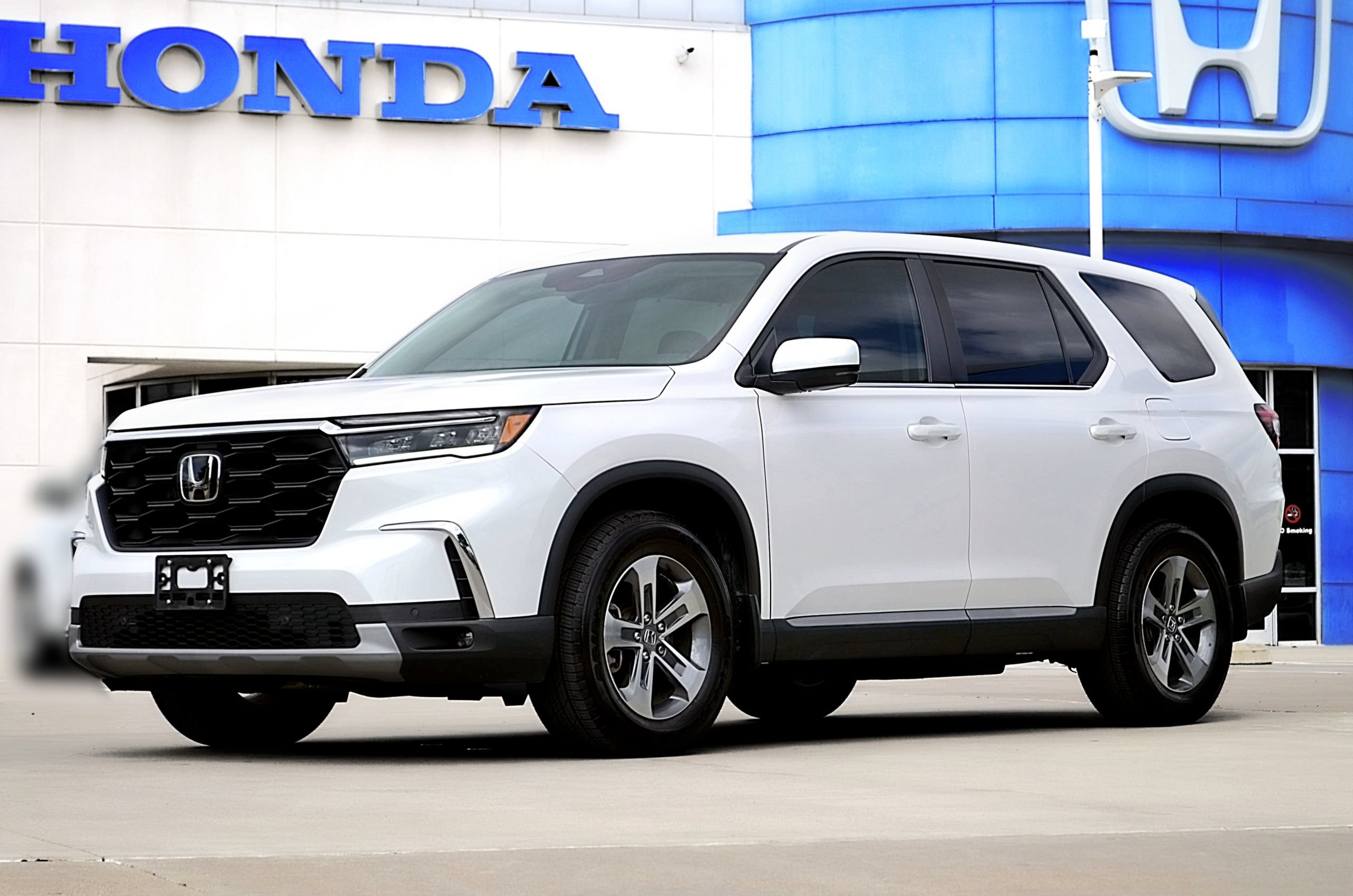 Used 2025 Honda Pilot EX-L image 1