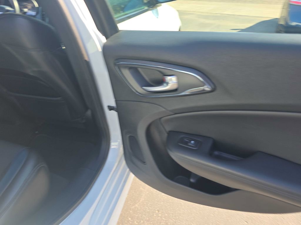 Used 2015 Chrysler 200 S image 14