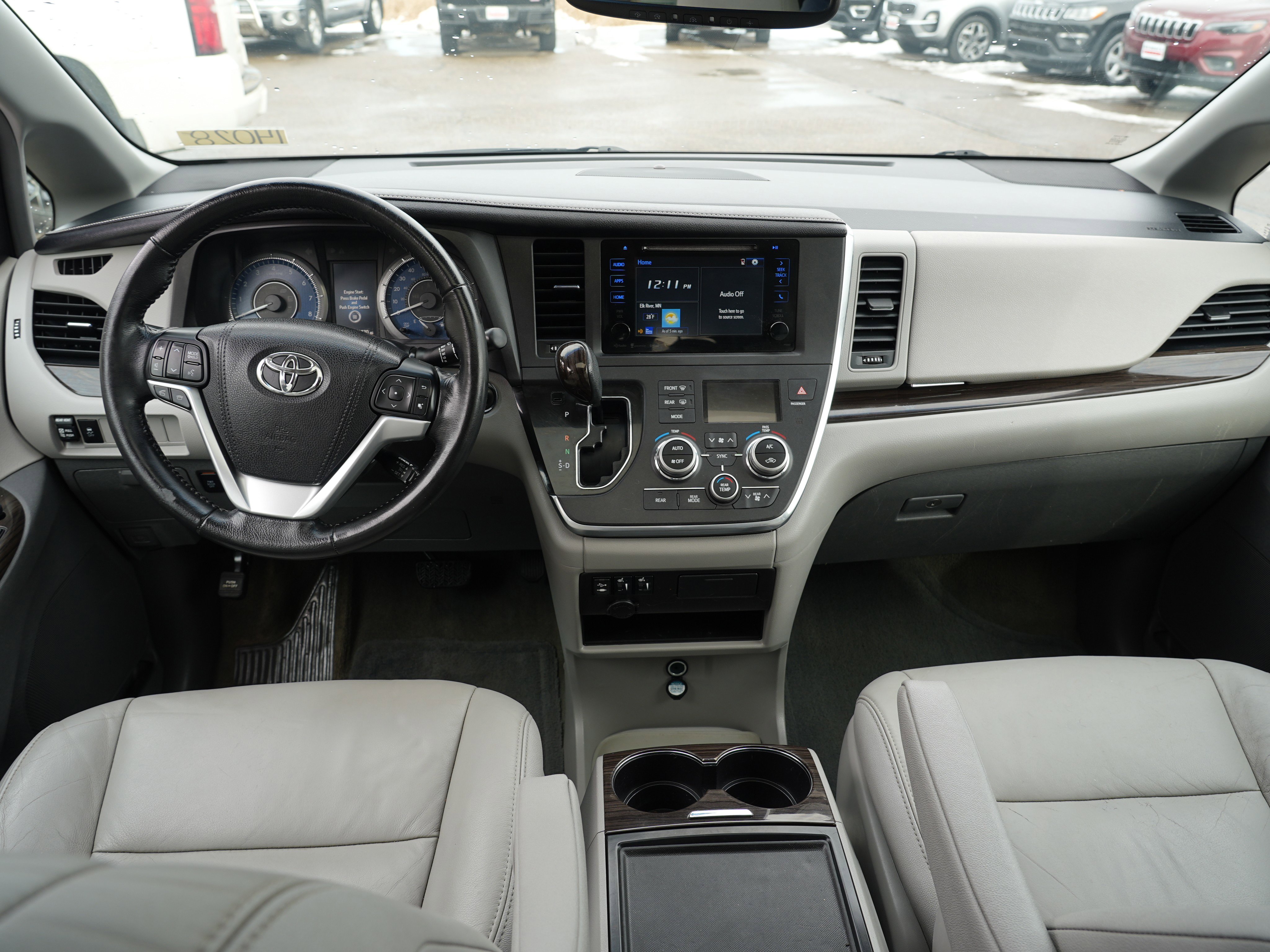 Used 2016 Toyota Sienna XLE AWD/4WD image 21