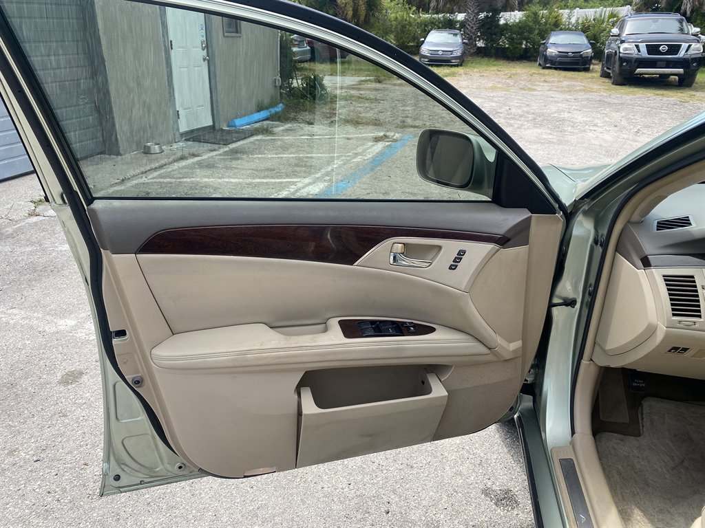 Used 2009 Toyota Avalon XLS FWD image 9