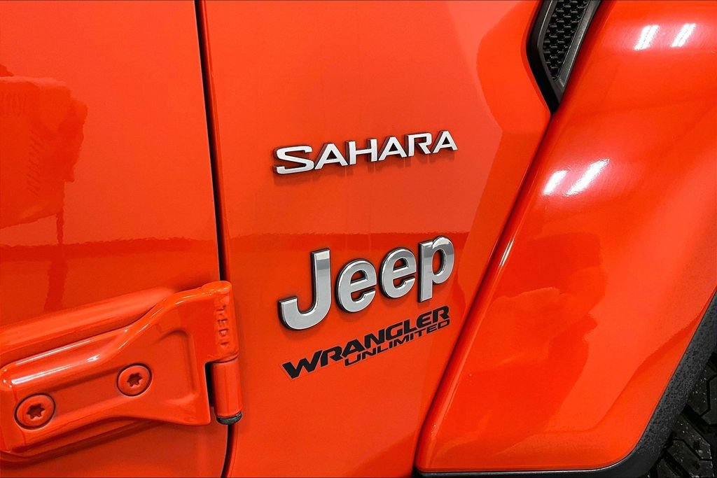 Used 2020 Jeep Wrangler Unlimited Sahara w/ Uconnect 4C Nav & Sound Group AWD/4WD image 38