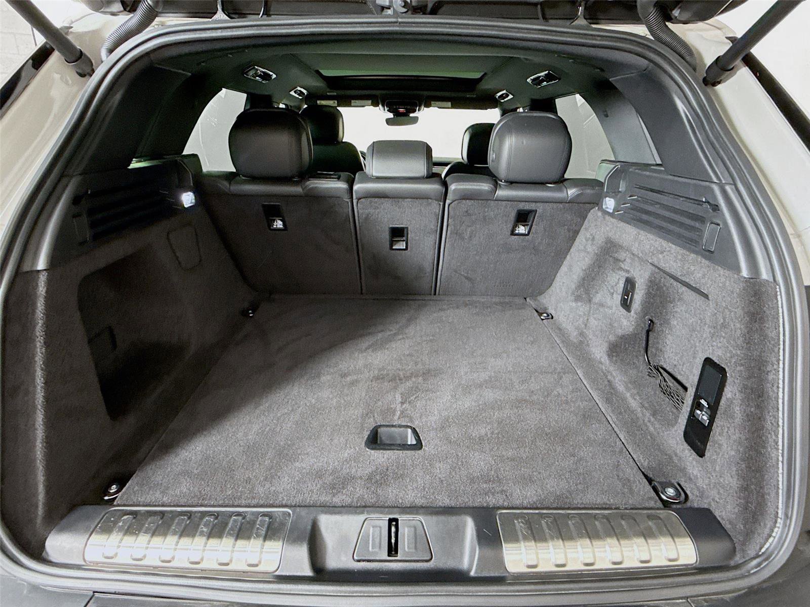 Used 2024 Land Rover Range Rover Sport Dynamic SE image 17