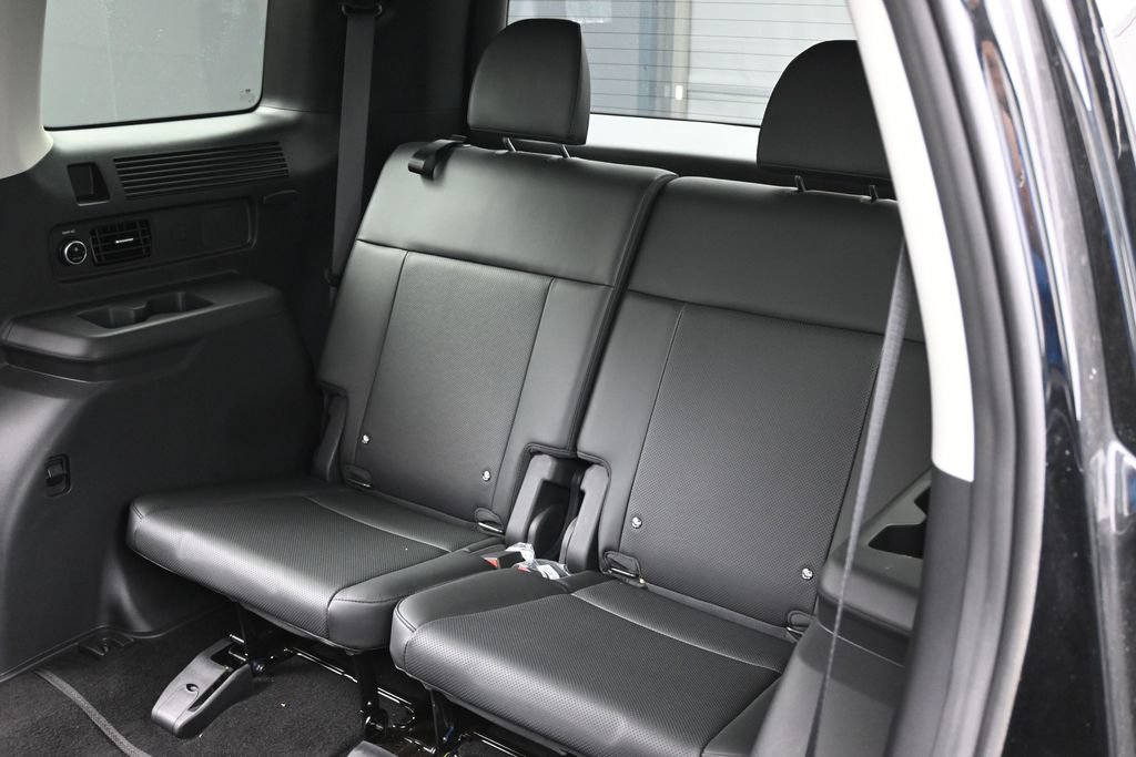 Used 2025 Hyundai Santa Fe SEL FWD image 13