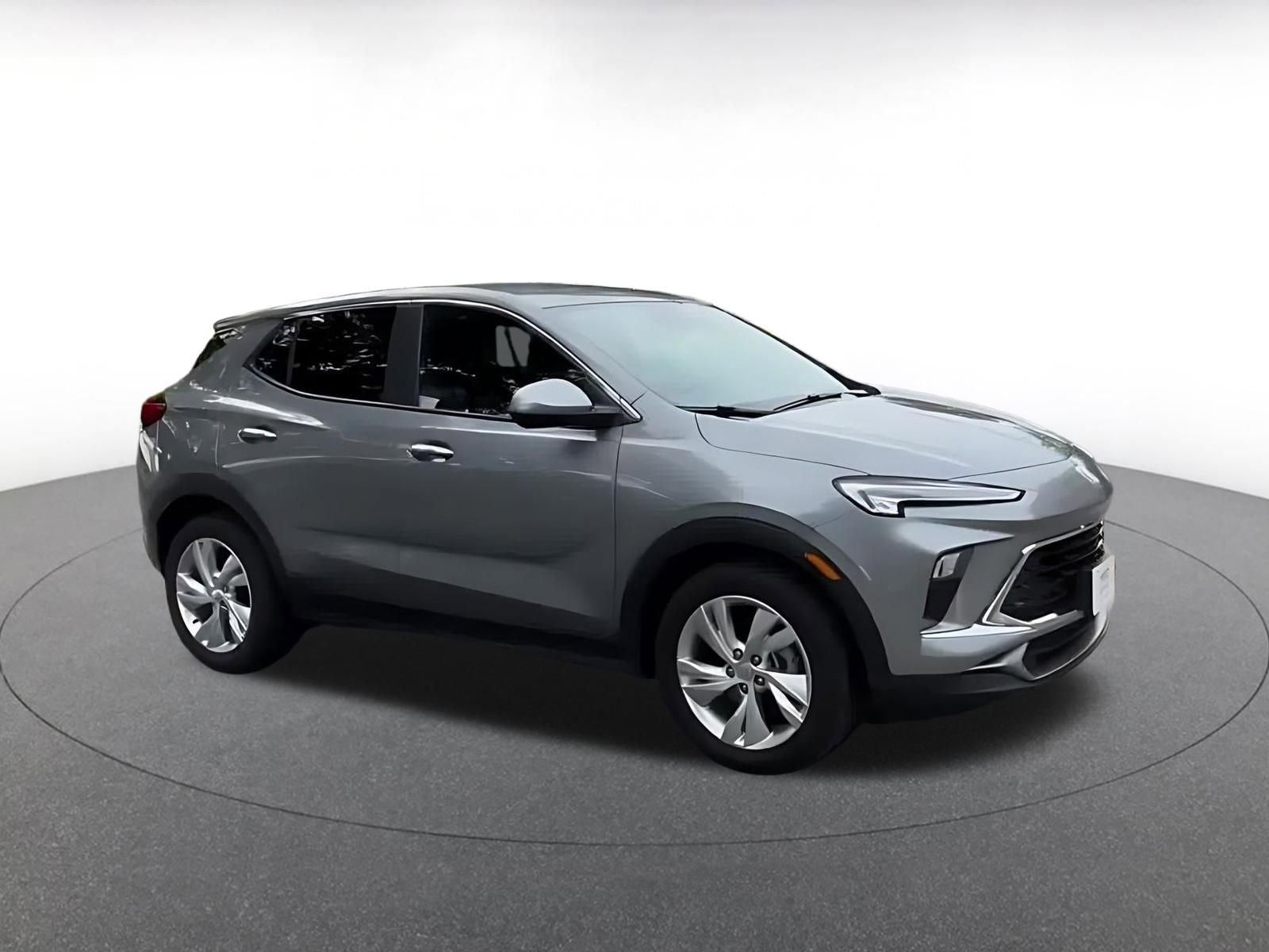 Used 2025 Buick Encore GX Preferred FWD image 2