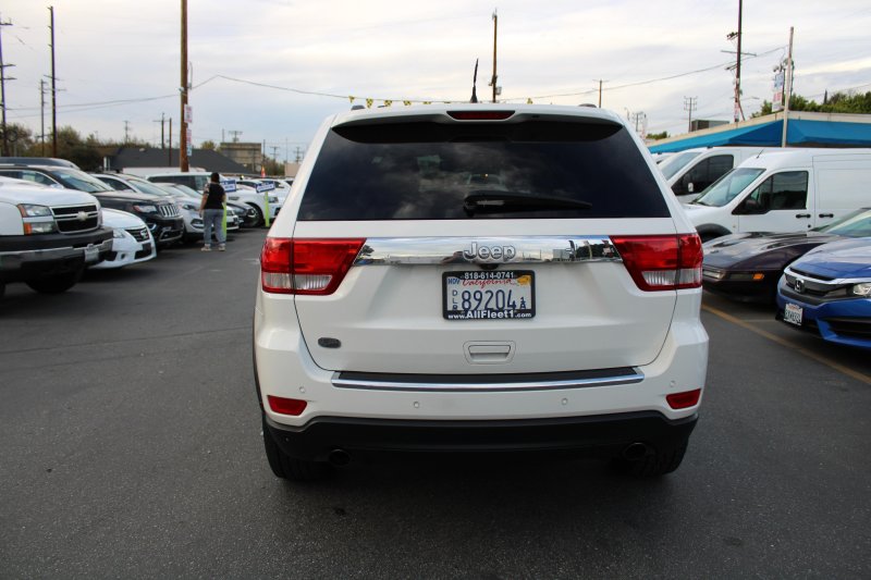 Used 2011 Jeep Grand Cherokee Overland image 5