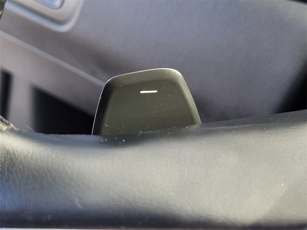 Used 2025 GMC Acadia Elevation image 25