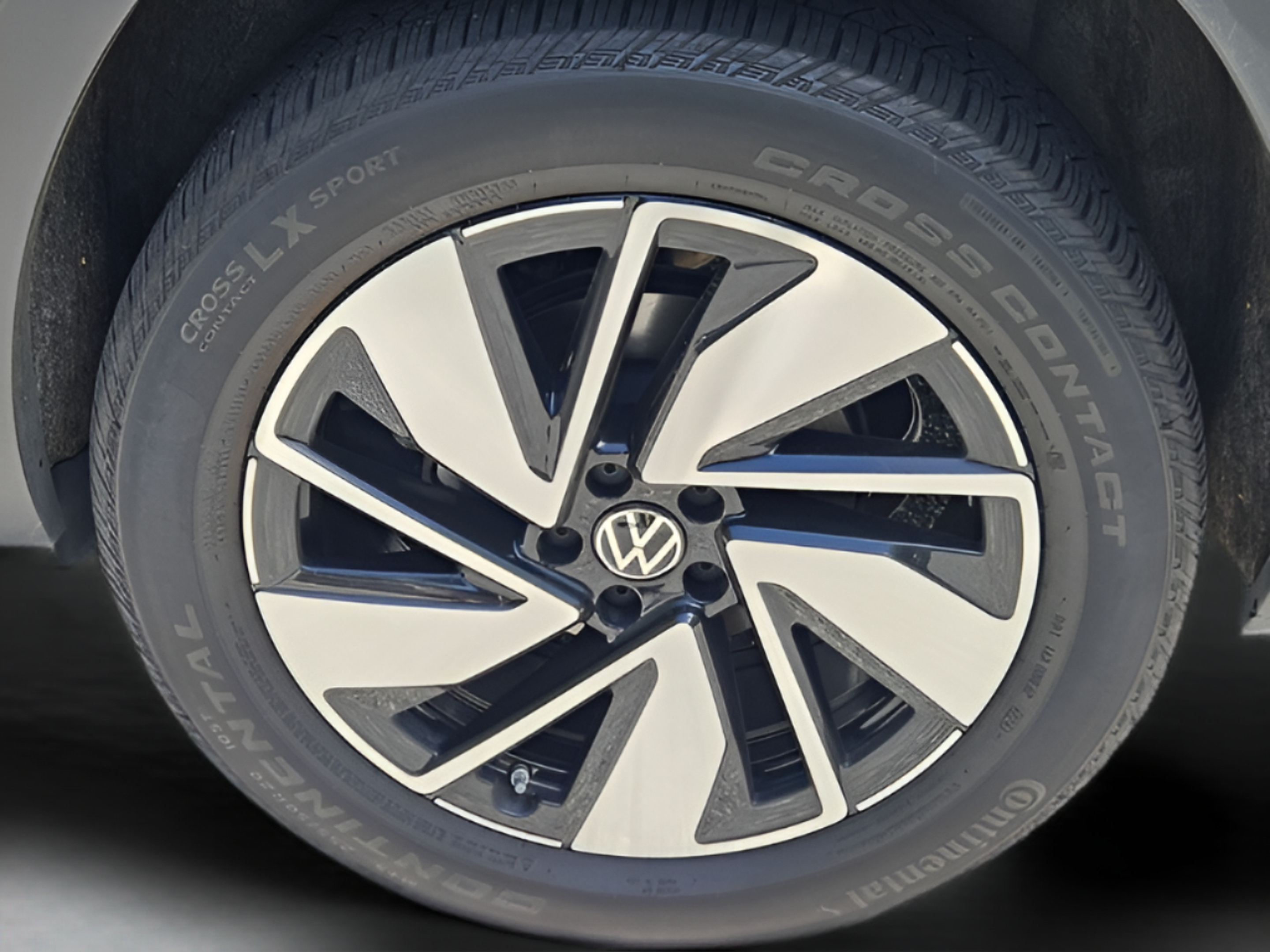 Used 2024 Volkswagen Atlas SEL AWD/4WD image 29