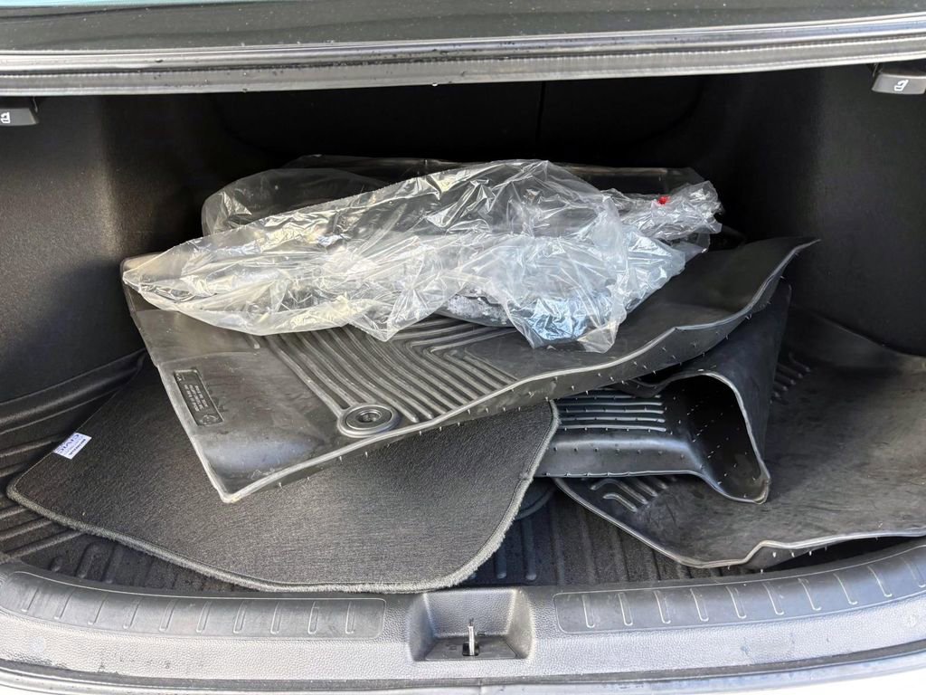 Used 2024 Honda Civic Touring image 9