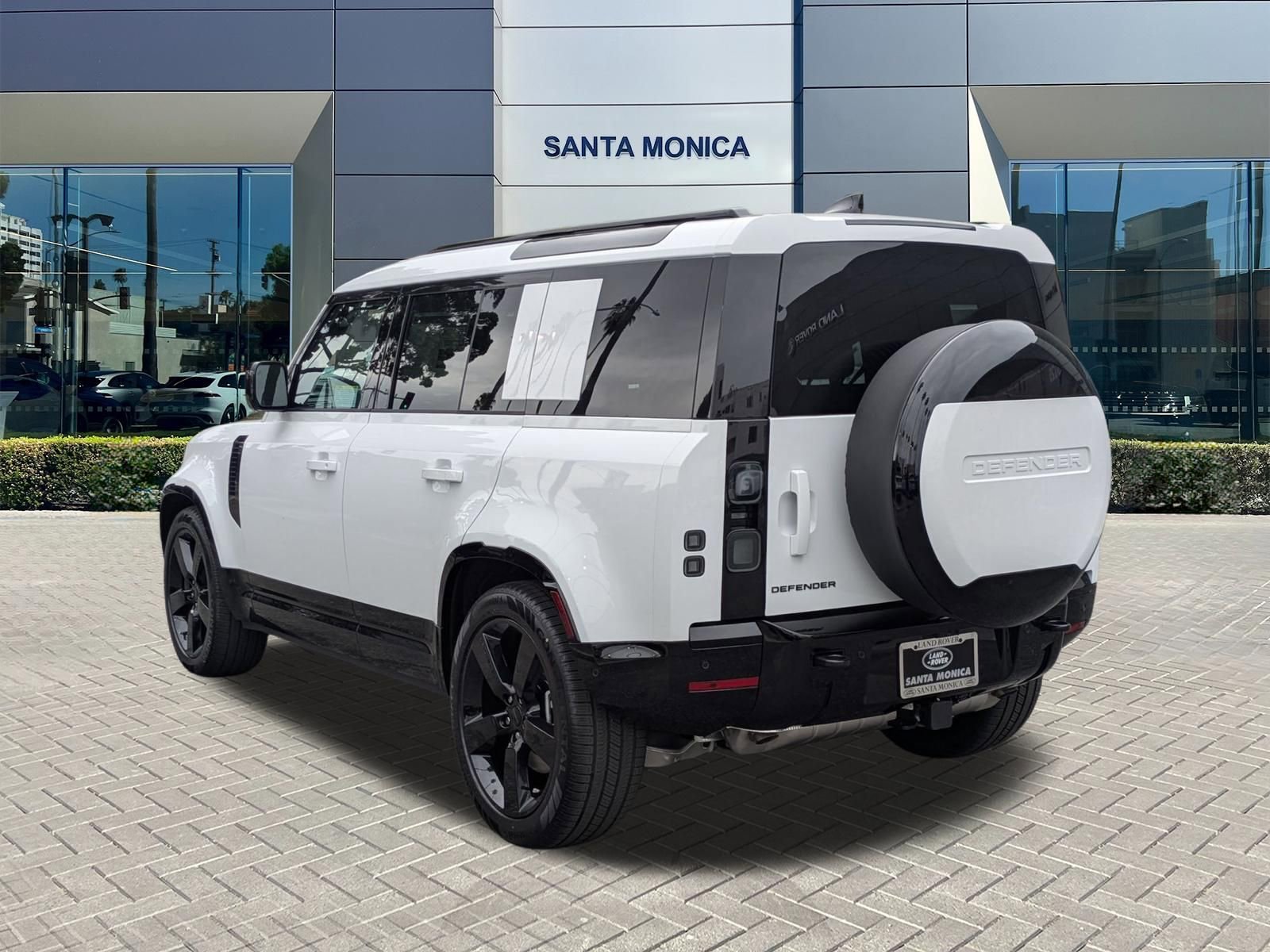 New 2026 Land Rover Defender 110 X-Dynamic SE image 7