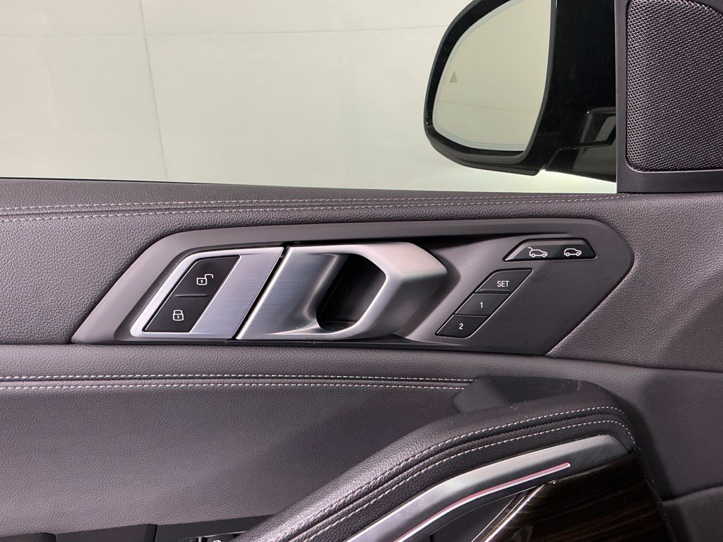 Used 2021 BMW X6 xDrive40i w/ M Sport Package AWD/4WD image 24