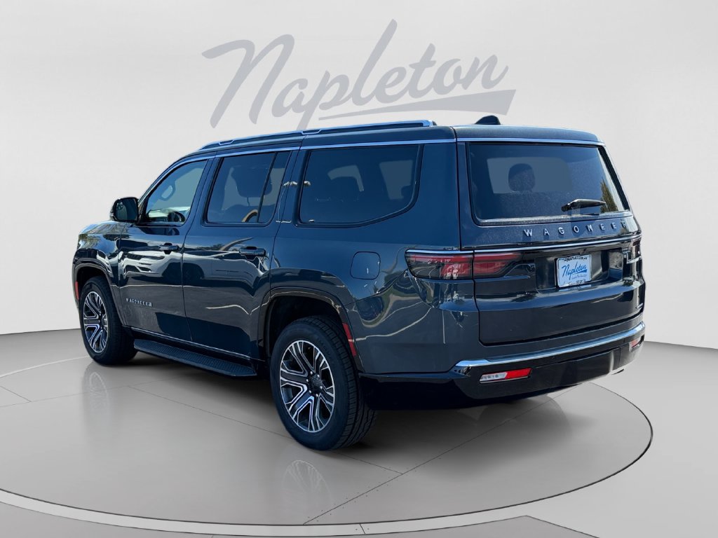 Used 2024 Jeep Wagoneer Series II w/ Flexible Seating Group RWD image 3