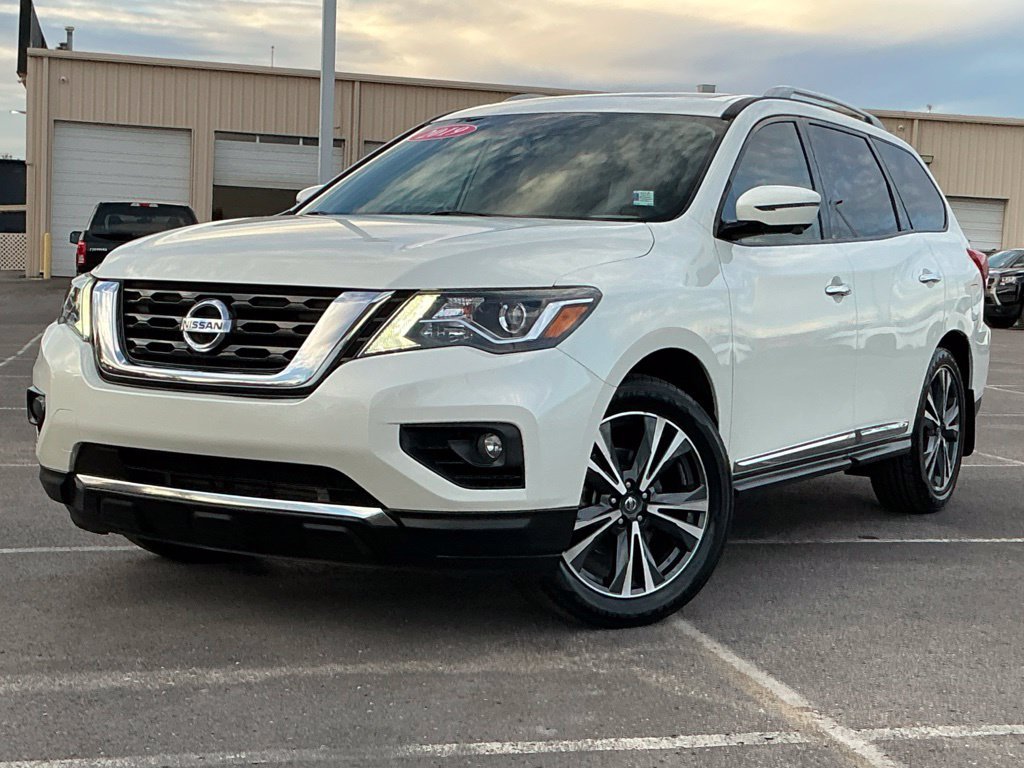 Used 2019 Nissan Pathfinder Platinum FWD image 2