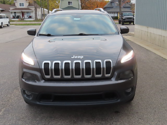 Used 2016 Jeep Cherokee Latitude w/ Comfort/Convenience Group AWD/4WD image 12