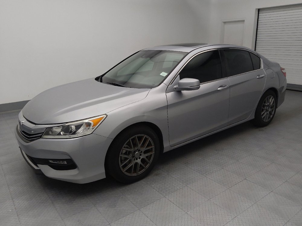 Used 2017 Honda Accord EX-L image 2