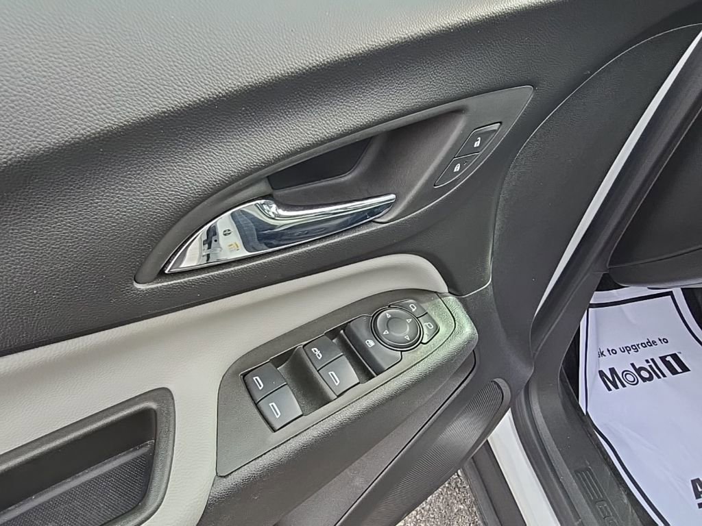 Used 2024 Chevrolet Equinox LS w/ LS Convenience Package image 10