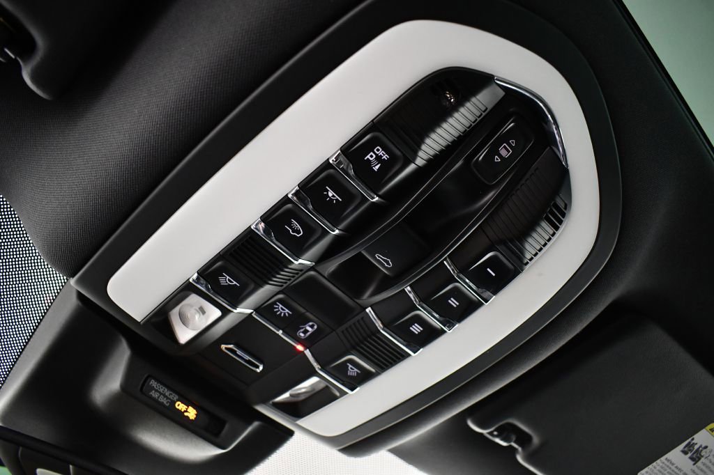 Used 2018 Porsche Macan S AWD/4WD image 45