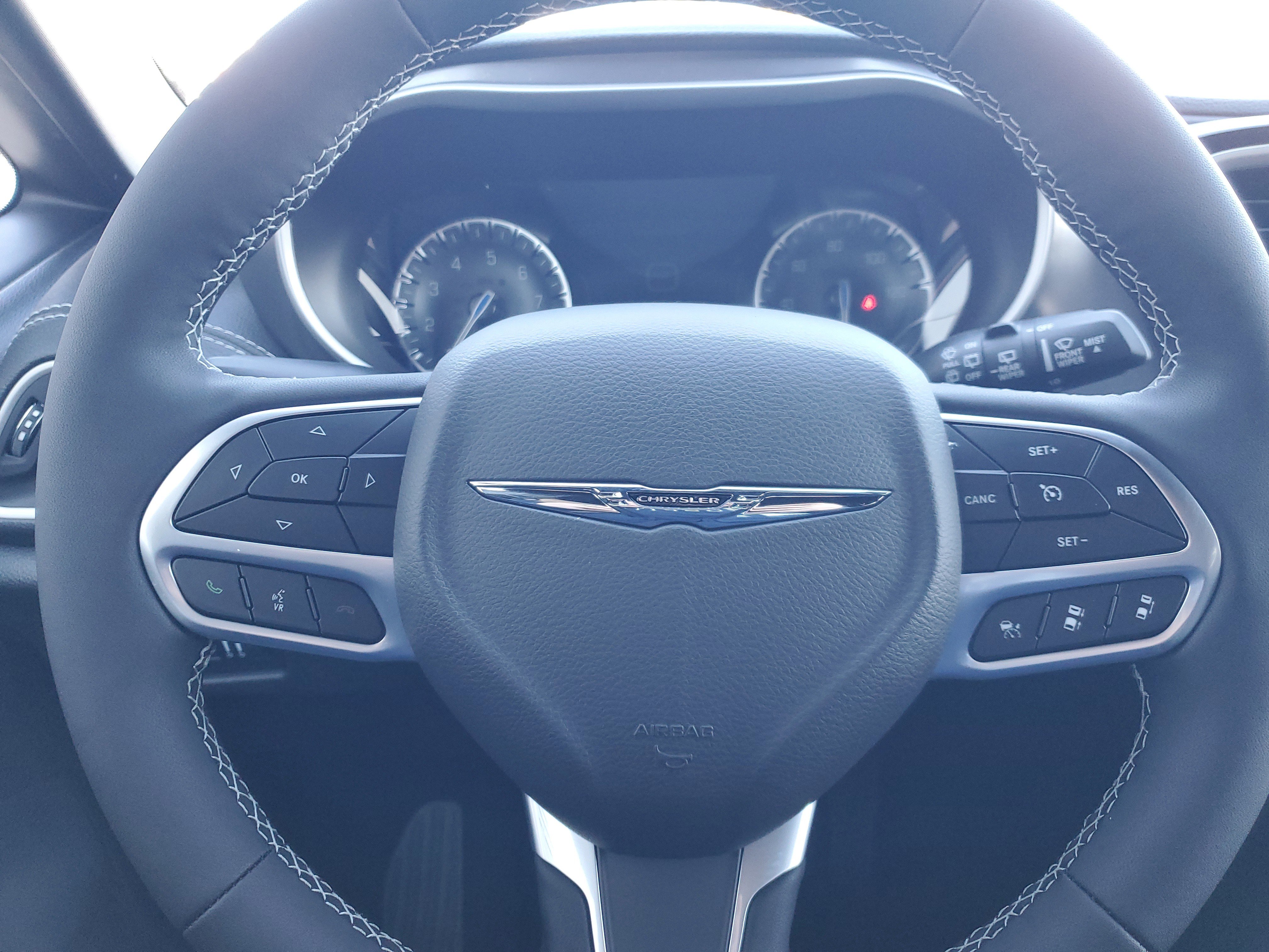 New 2026 Chrysler Pacifica Select image 9